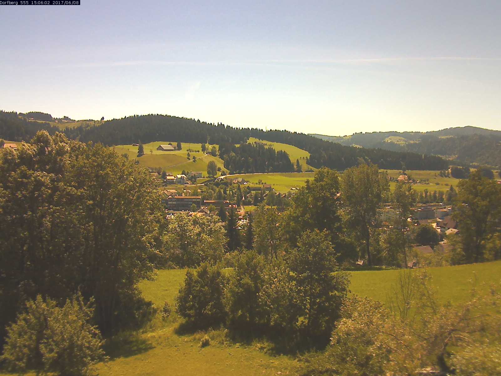 Webcam-Bild: Aussicht vom Dorfberg in Langnau 20170608-150601