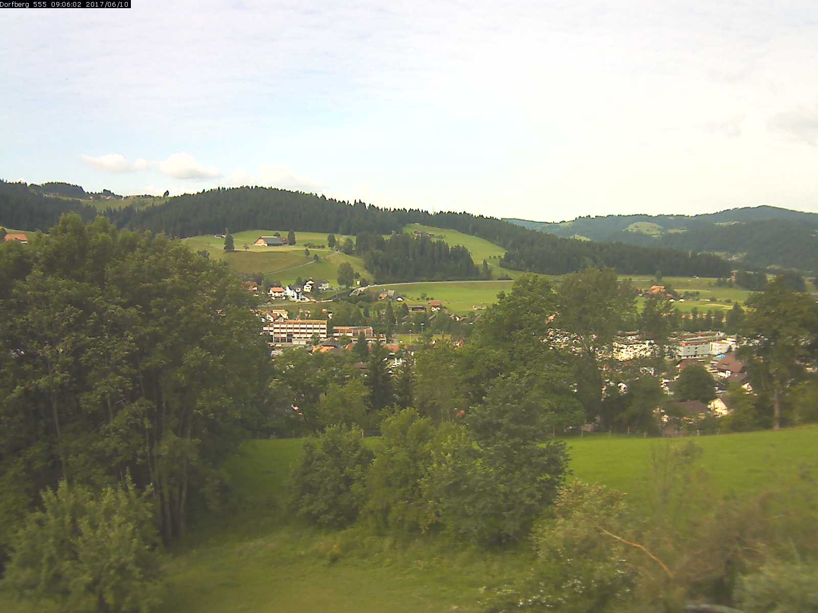 Webcam-Bild: Aussicht vom Dorfberg in Langnau 20170610-090602