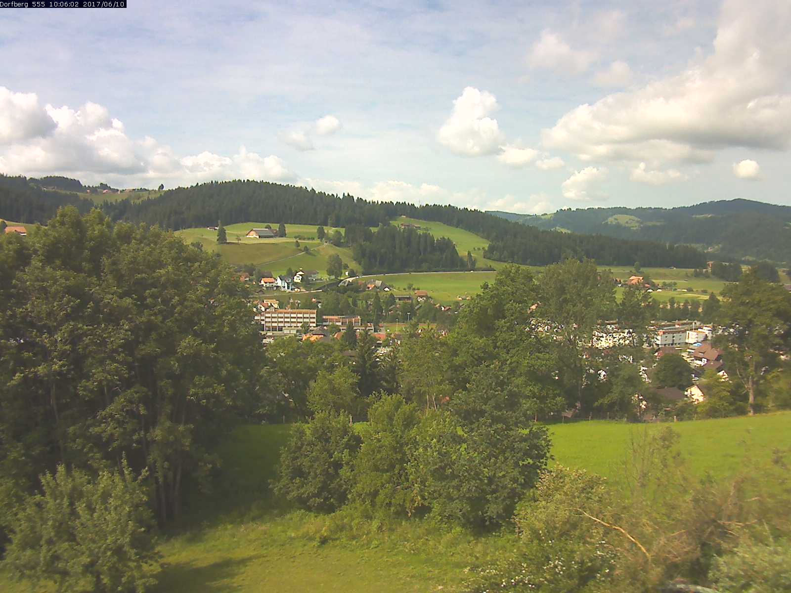 Webcam-Bild: Aussicht vom Dorfberg in Langnau 20170610-100601