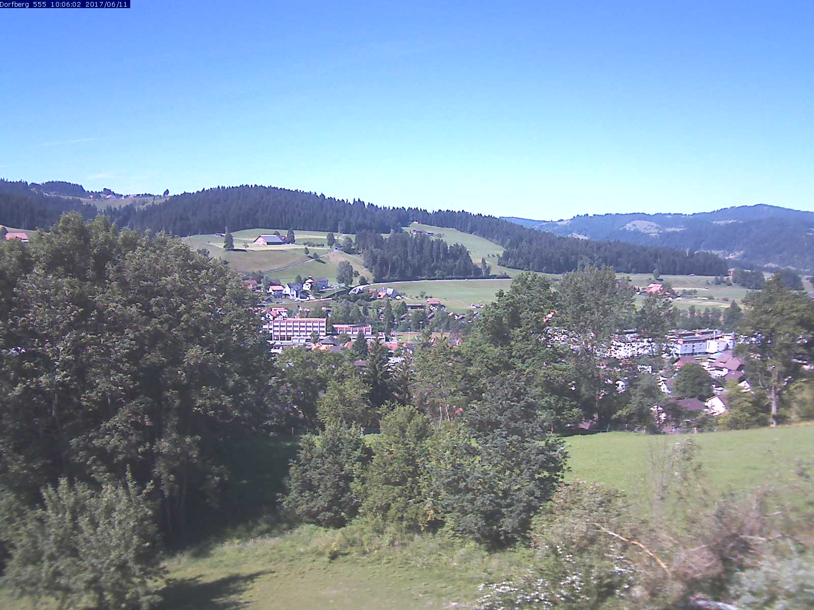 Webcam-Bild: Aussicht vom Dorfberg in Langnau 20170611-100601
