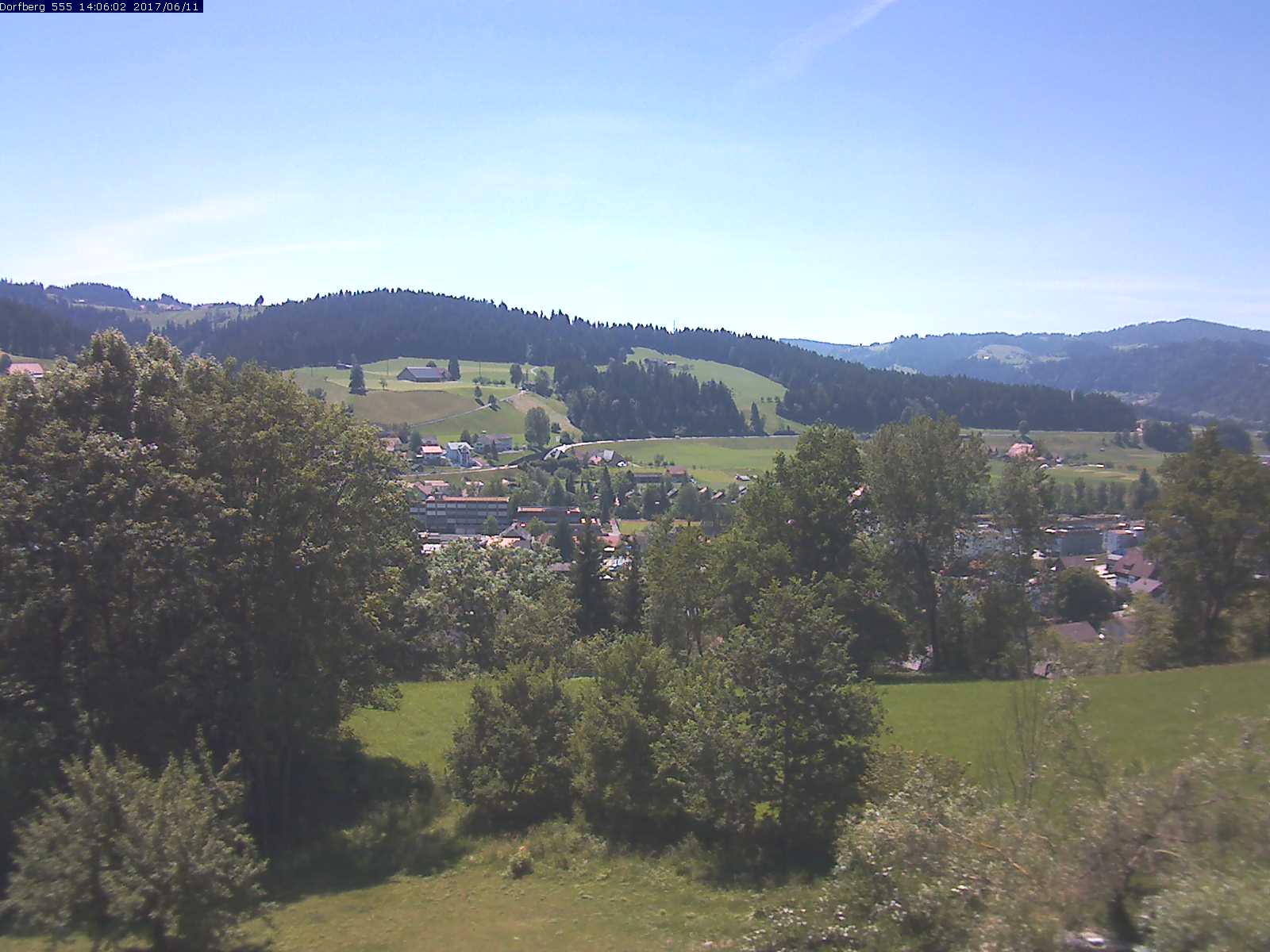Webcam-Bild: Aussicht vom Dorfberg in Langnau 20170611-140601