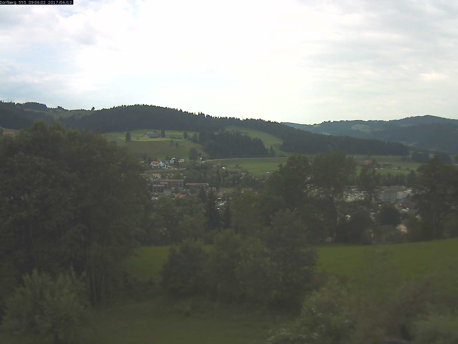 Webcam-Bild: Aussicht vom Dorfberg in Langnau 20170612-090601