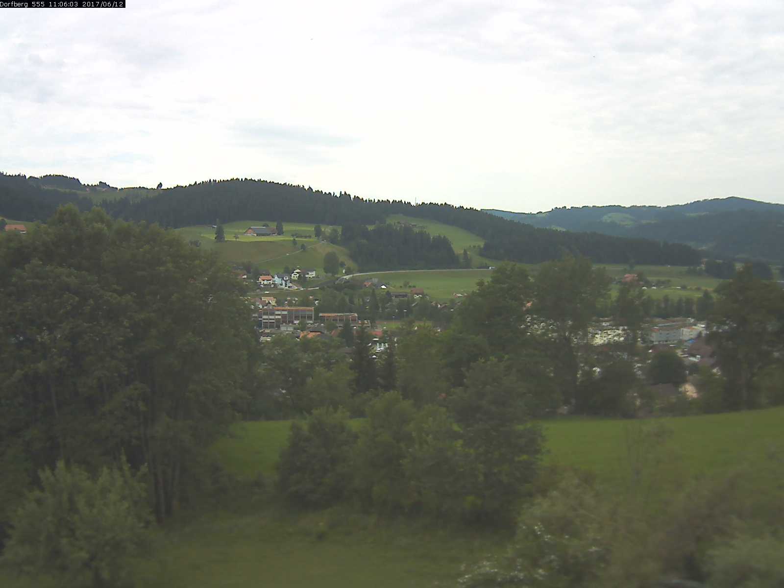 Webcam-Bild: Aussicht vom Dorfberg in Langnau 20170612-110601