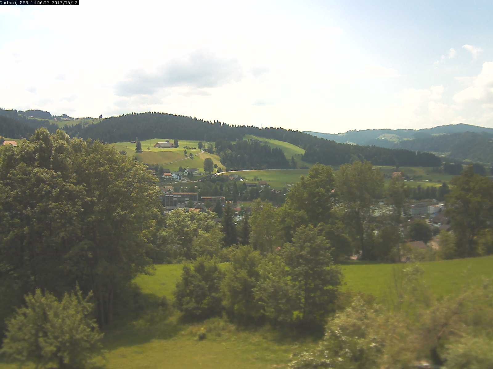 Webcam-Bild: Aussicht vom Dorfberg in Langnau 20170612-140601