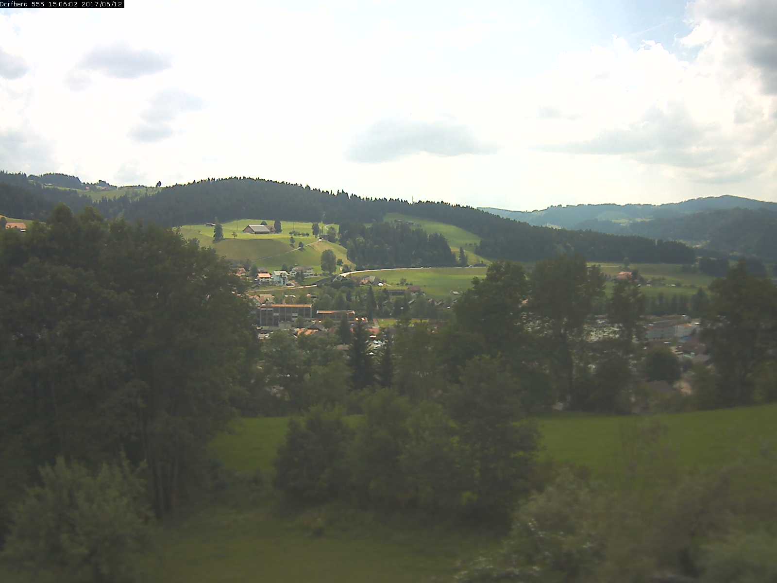 Webcam-Bild: Aussicht vom Dorfberg in Langnau 20170612-150601