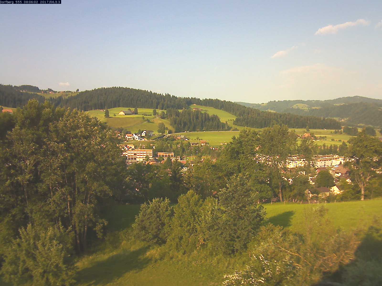Webcam-Bild: Aussicht vom Dorfberg in Langnau 20170613-080601