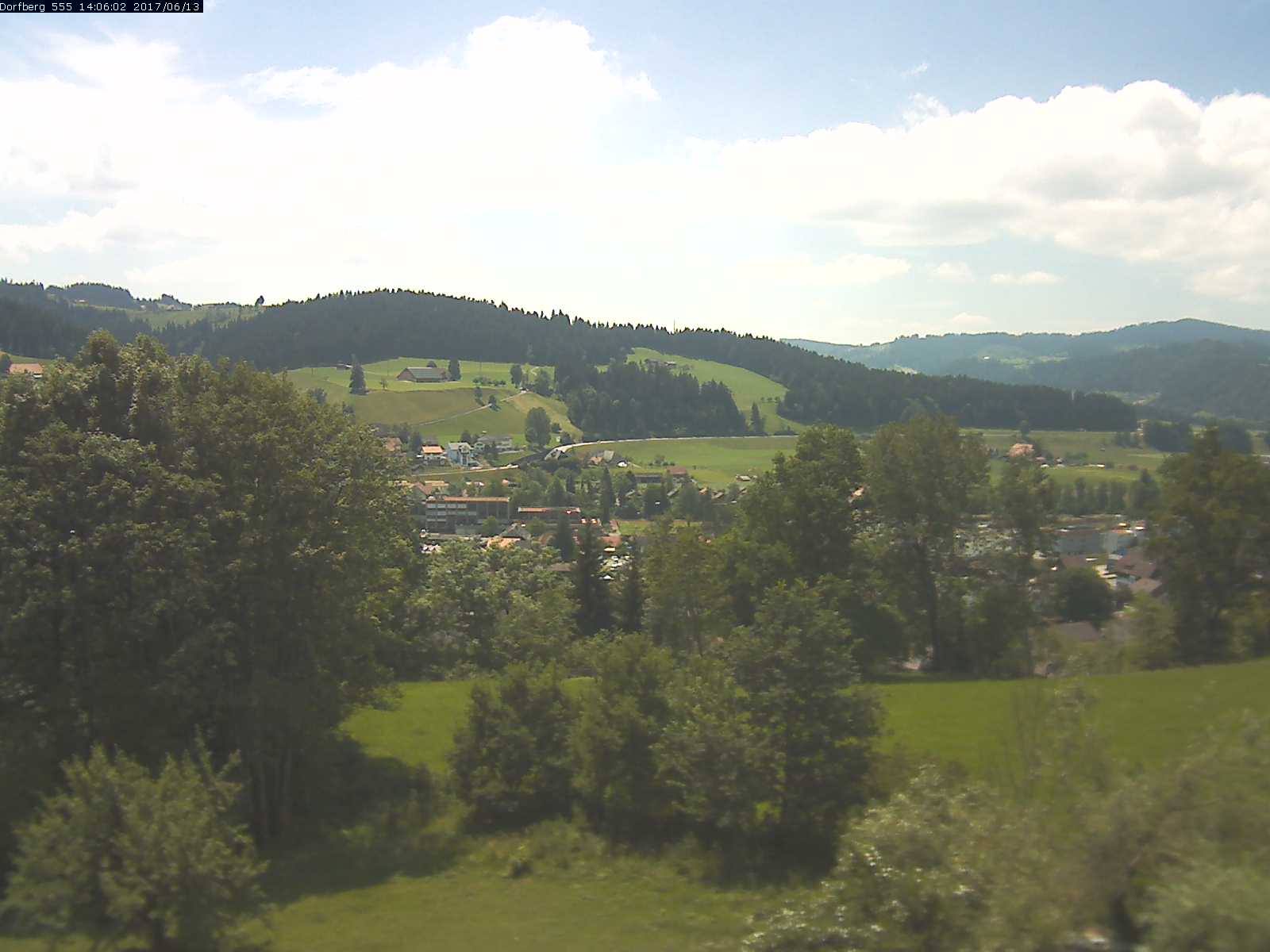 Webcam-Bild: Aussicht vom Dorfberg in Langnau 20170613-140601