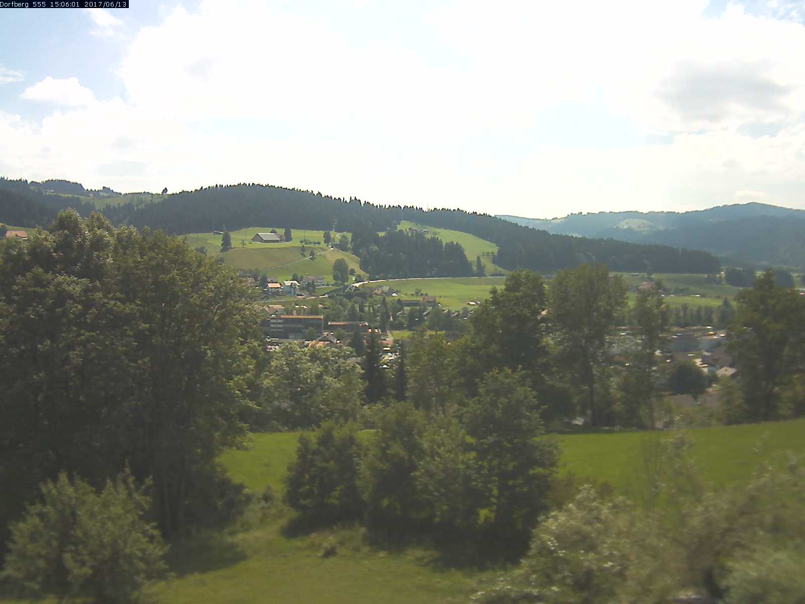 Webcam-Bild: Aussicht vom Dorfberg in Langnau 20170613-150601