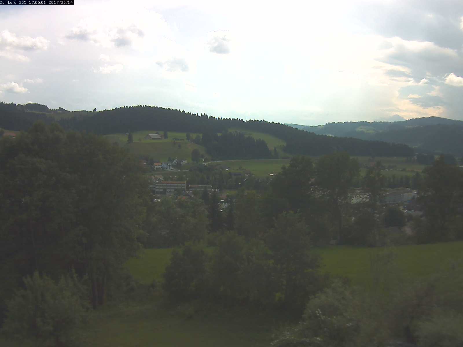 Webcam-Bild: Aussicht vom Dorfberg in Langnau 20170614-170601