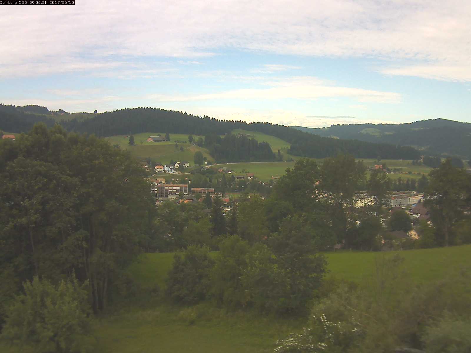 Webcam-Bild: Aussicht vom Dorfberg in Langnau 20170615-090601