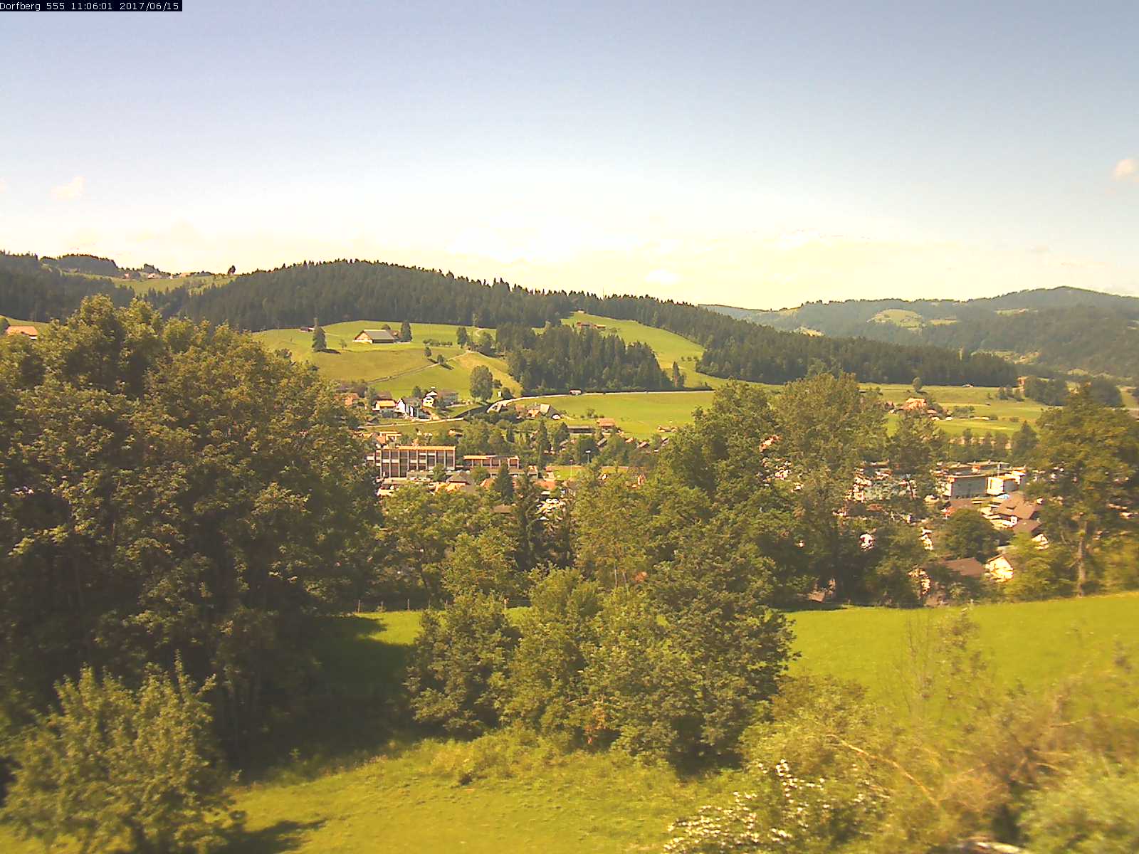 Webcam-Bild: Aussicht vom Dorfberg in Langnau 20170615-110601