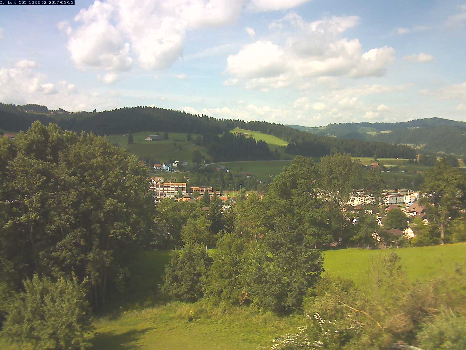 Webcam-Bild: Aussicht vom Dorfberg in Langnau 20170616-100601