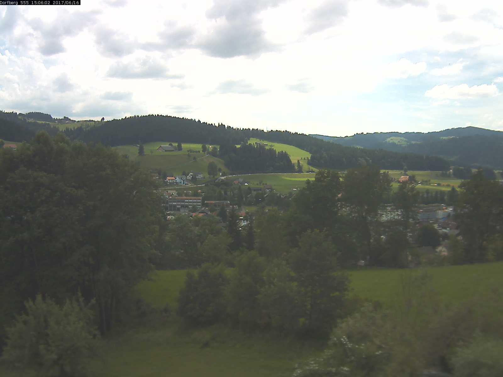 Webcam-Bild: Aussicht vom Dorfberg in Langnau 20170616-150601