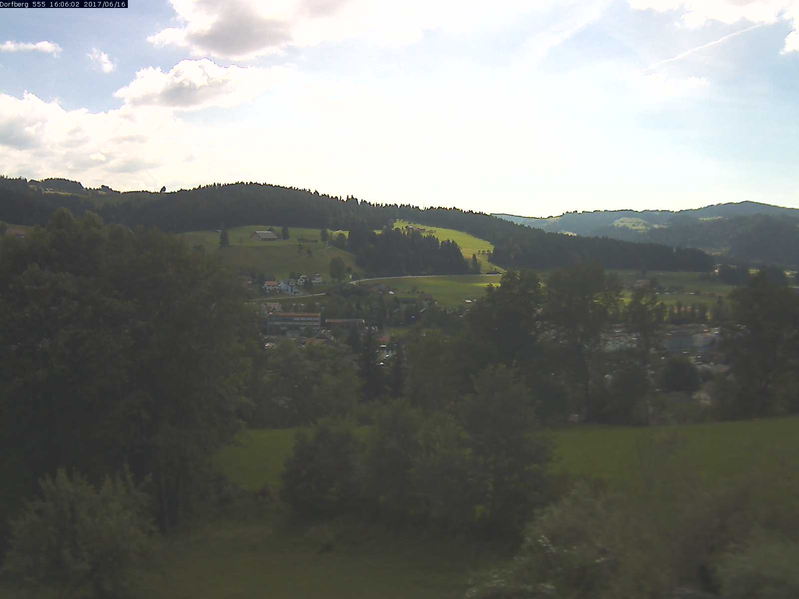 Webcam-Bild: Aussicht vom Dorfberg in Langnau 20170616-160601