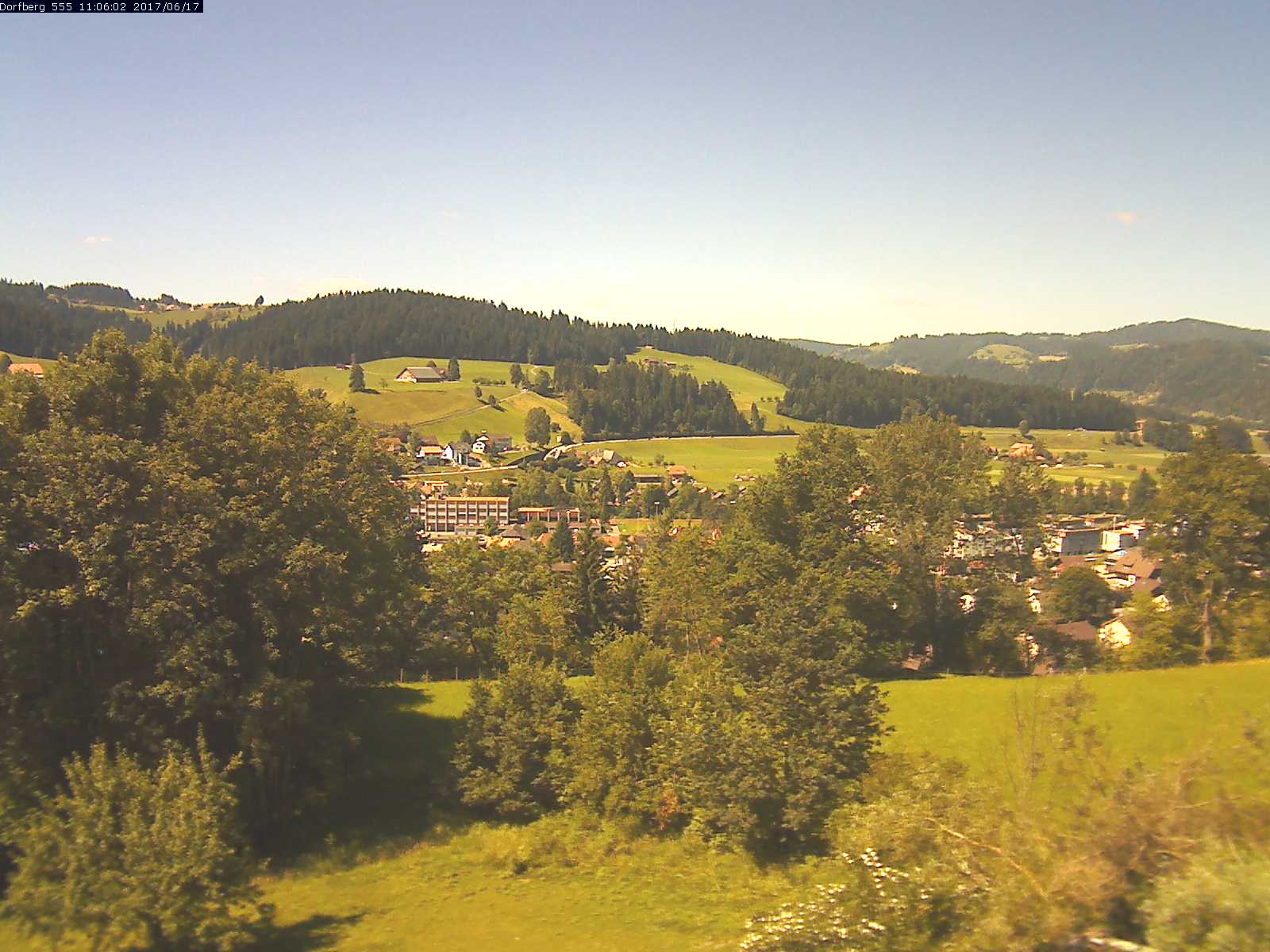Webcam-Bild: Aussicht vom Dorfberg in Langnau 20170617-110601