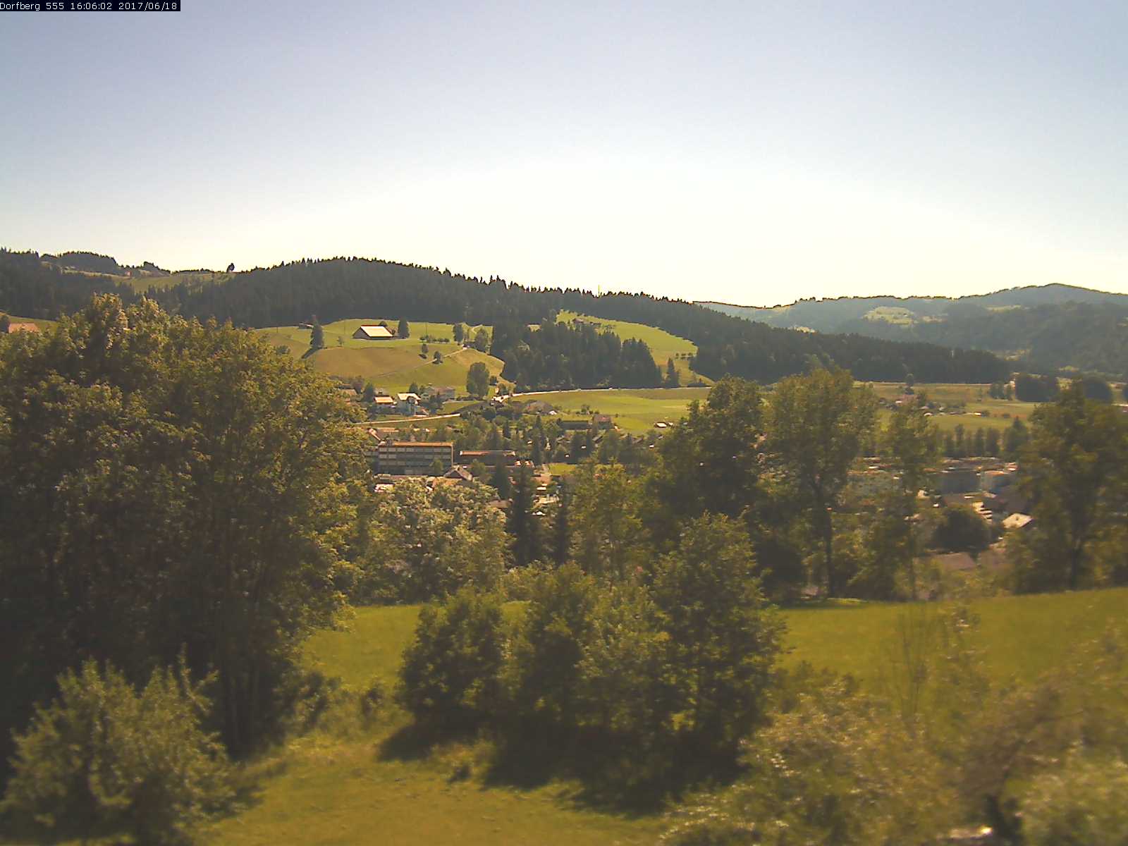 Webcam-Bild: Aussicht vom Dorfberg in Langnau 20170618-160601