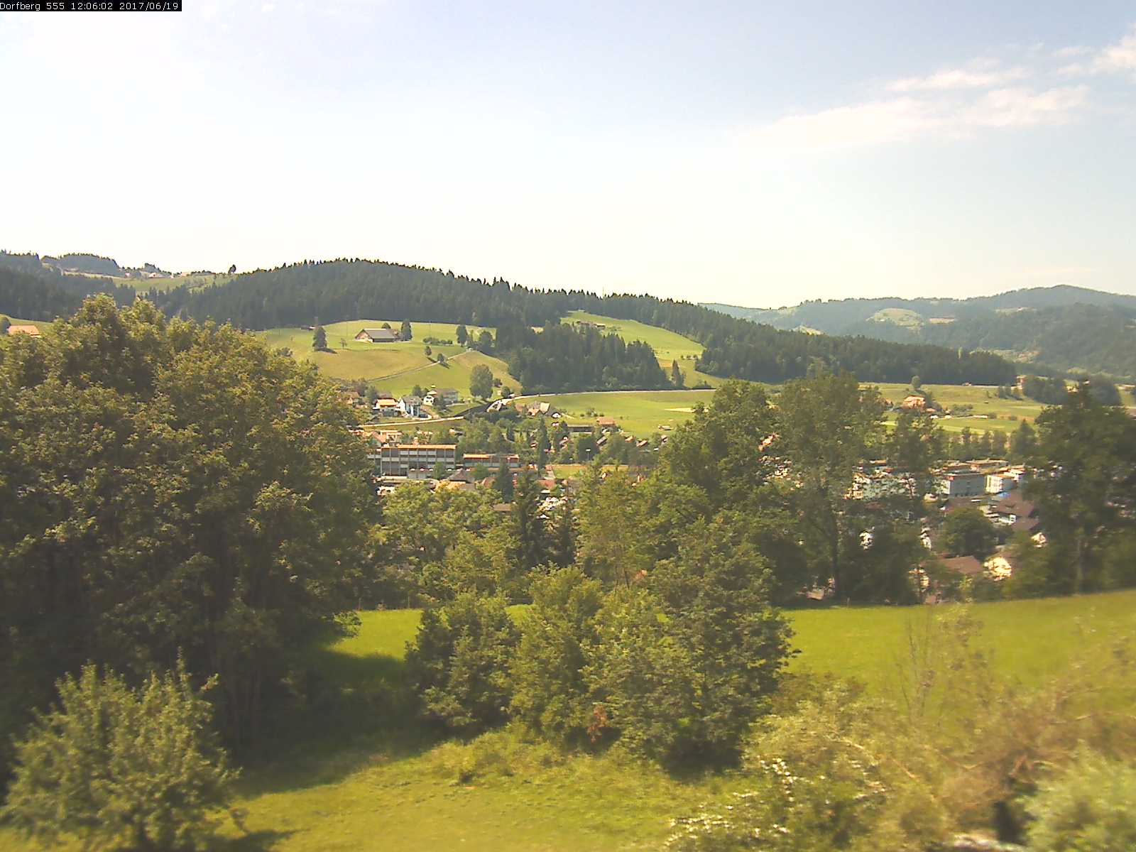 Webcam-Bild: Aussicht vom Dorfberg in Langnau 20170619-120601