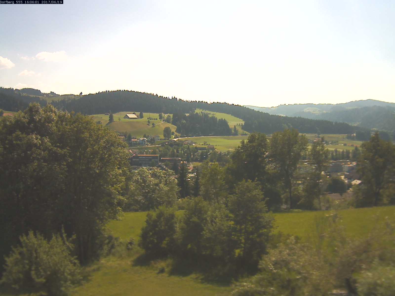 Webcam-Bild: Aussicht vom Dorfberg in Langnau 20170619-160601