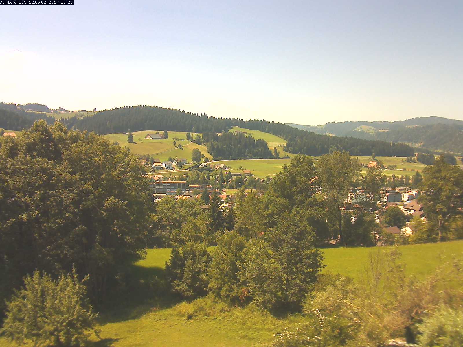 Webcam-Bild: Aussicht vom Dorfberg in Langnau 20170620-120601