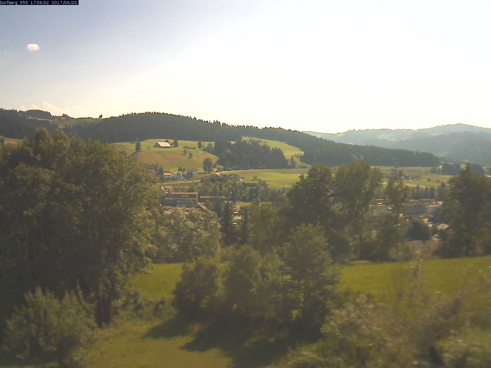 Webcam-Bild: Aussicht vom Dorfberg in Langnau 20170620-170601
