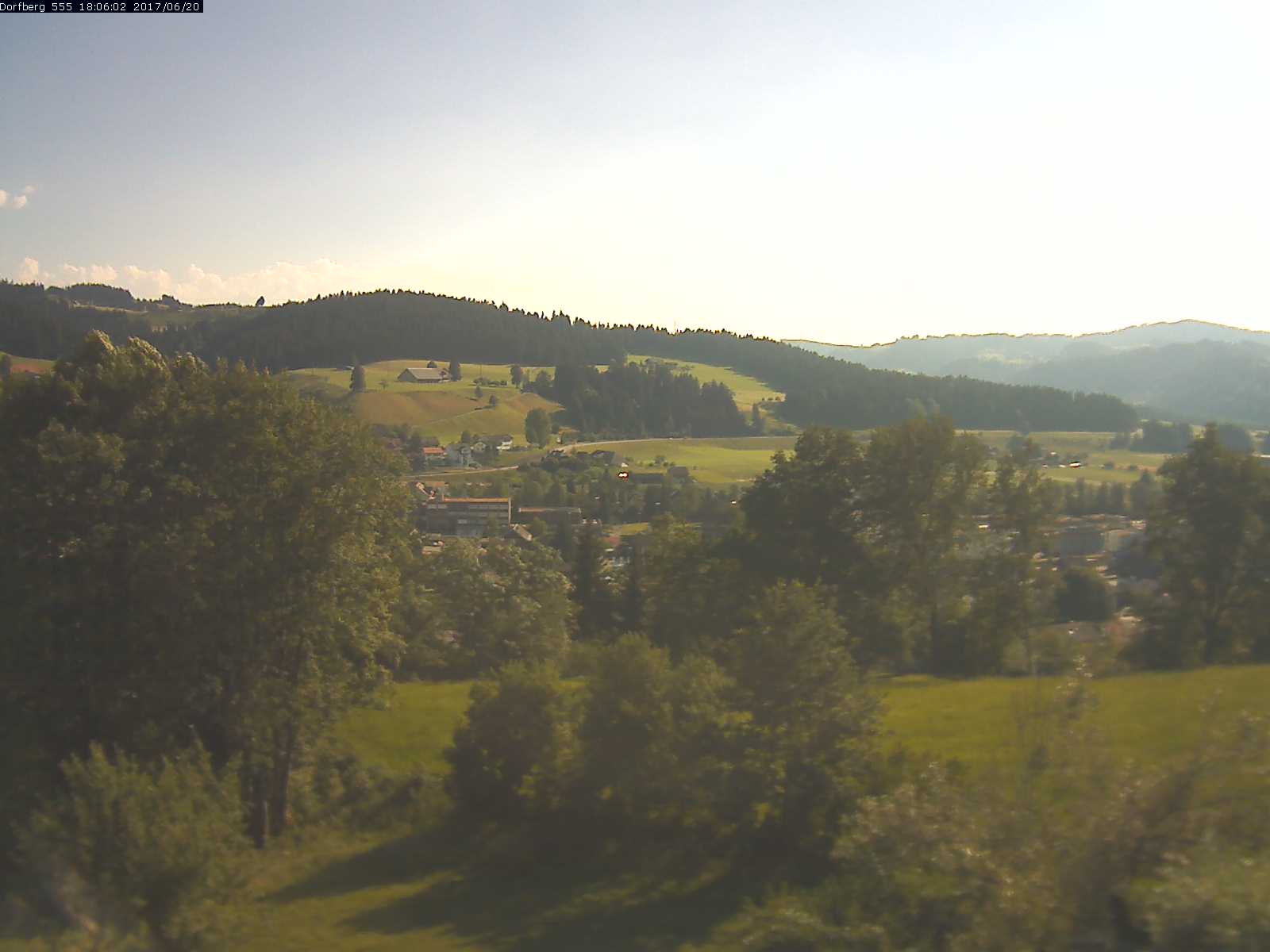 Webcam-Bild: Aussicht vom Dorfberg in Langnau 20170620-180601