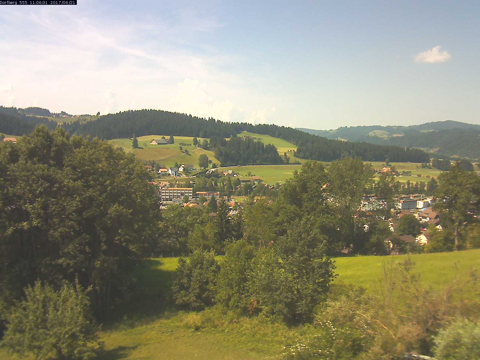 Webcam-Bild: Aussicht vom Dorfberg in Langnau 20170621-110601