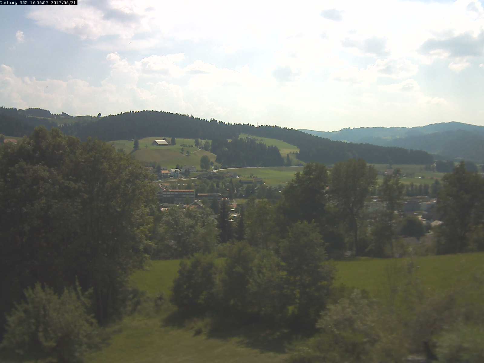 Webcam-Bild: Aussicht vom Dorfberg in Langnau 20170621-160601