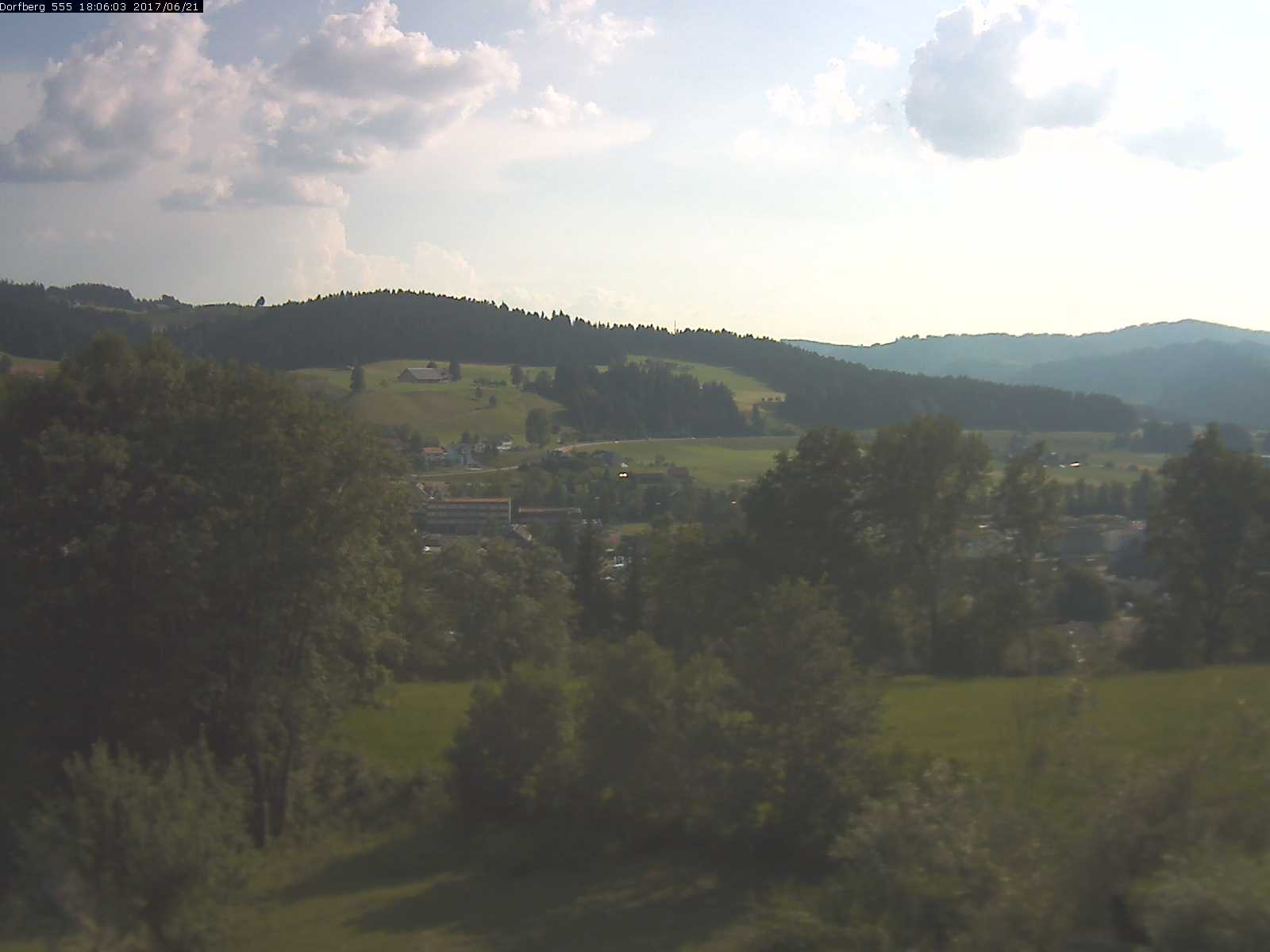 Webcam-Bild: Aussicht vom Dorfberg in Langnau 20170621-180601