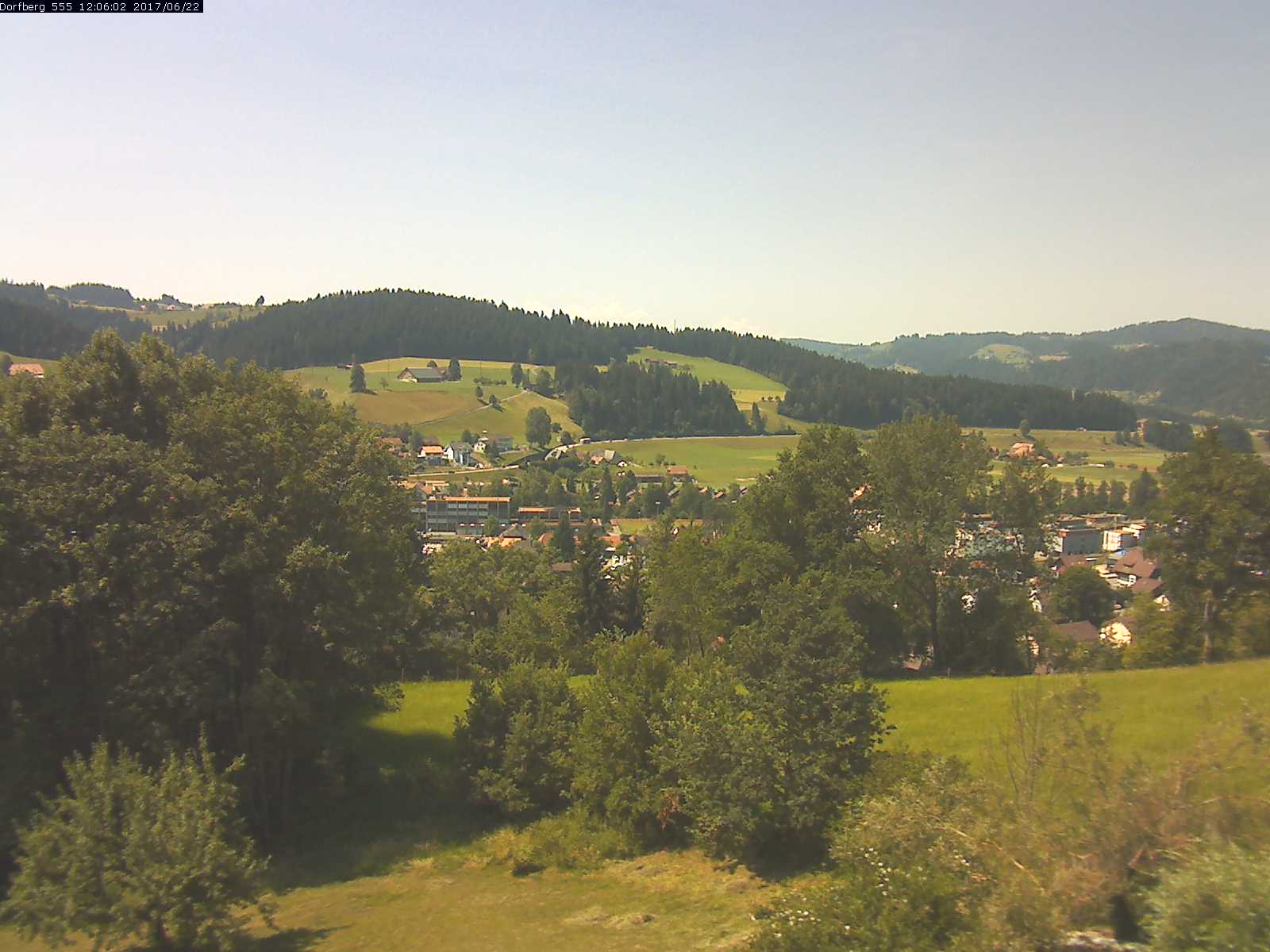 Webcam-Bild: Aussicht vom Dorfberg in Langnau 20170622-120602