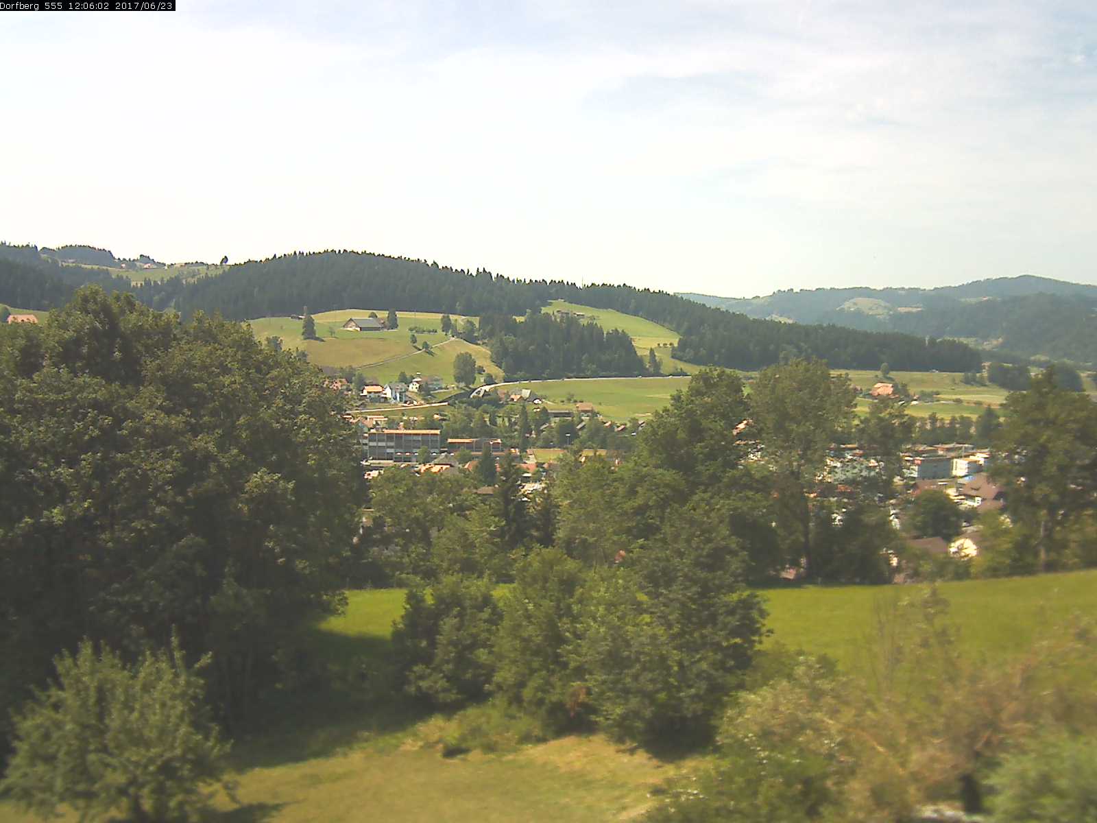 Webcam-Bild: Aussicht vom Dorfberg in Langnau 20170623-120601