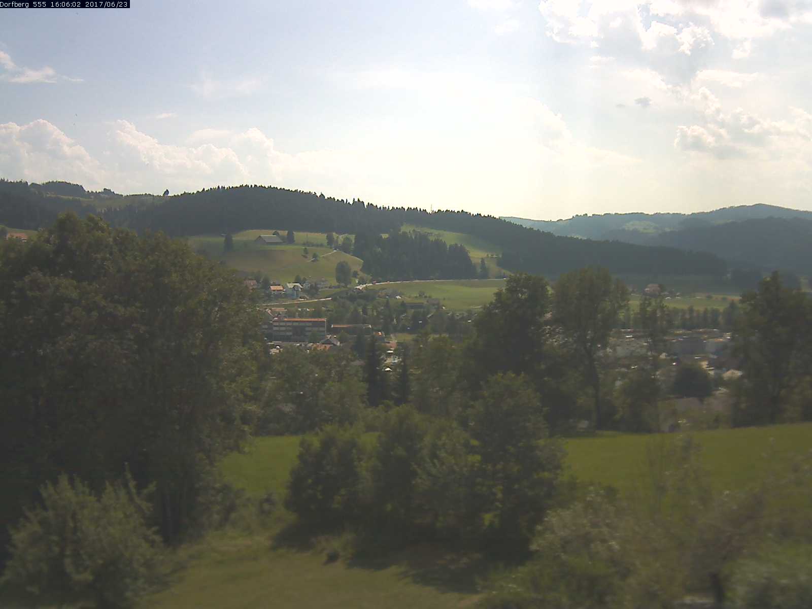 Webcam-Bild: Aussicht vom Dorfberg in Langnau 20170623-160601