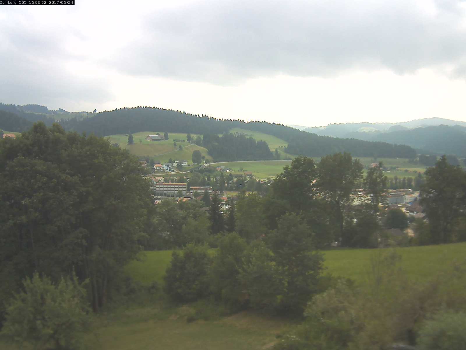 Webcam-Bild: Aussicht vom Dorfberg in Langnau 20170624-160601