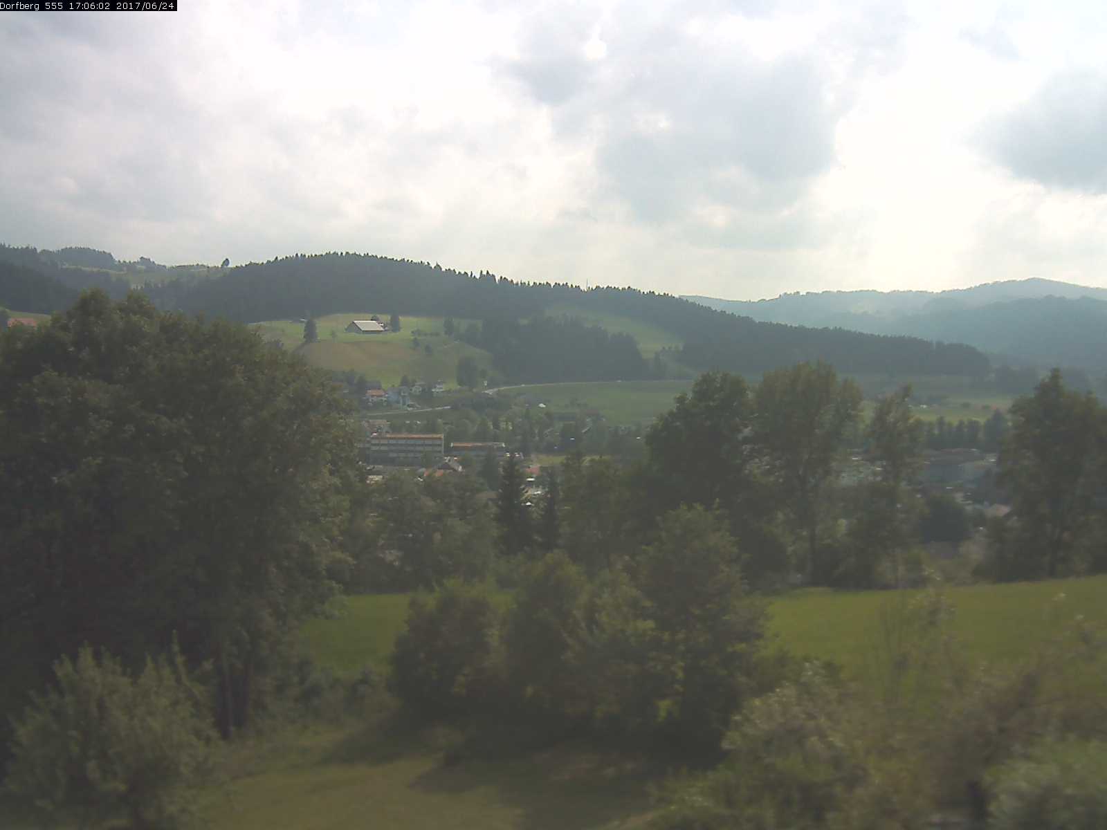 Webcam-Bild: Aussicht vom Dorfberg in Langnau 20170624-170602
