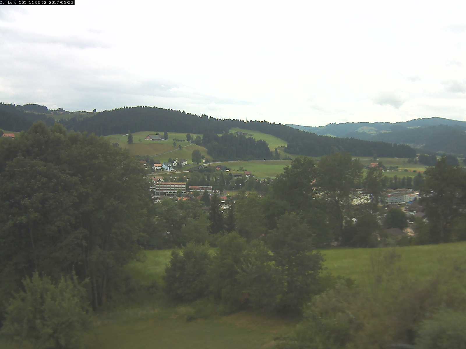 Webcam-Bild: Aussicht vom Dorfberg in Langnau 20170625-110601