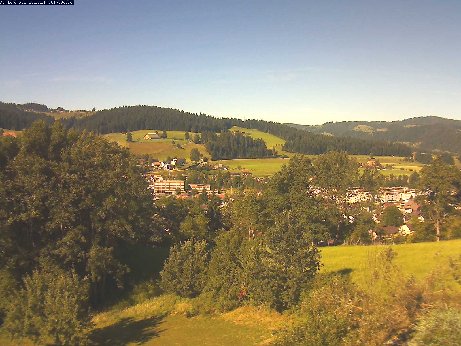 Webcam-Bild: Aussicht vom Dorfberg in Langnau 20170626-090601