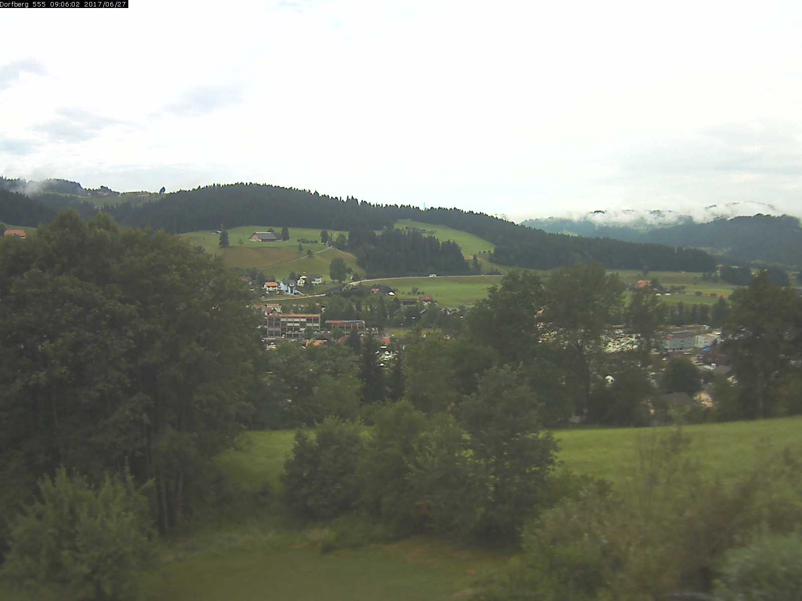 Webcam-Bild: Aussicht vom Dorfberg in Langnau 20170627-090601