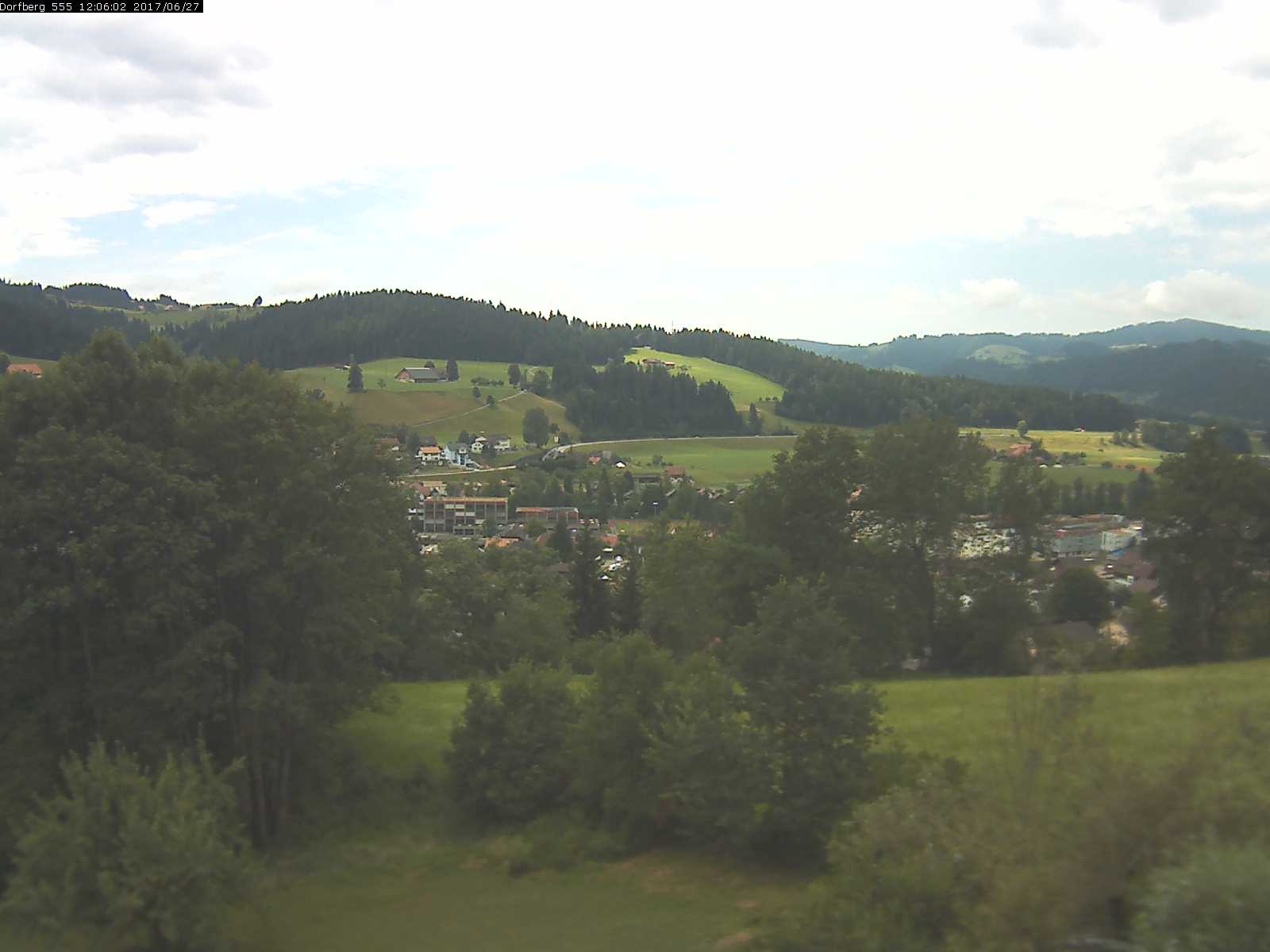 Webcam-Bild: Aussicht vom Dorfberg in Langnau 20170627-120601