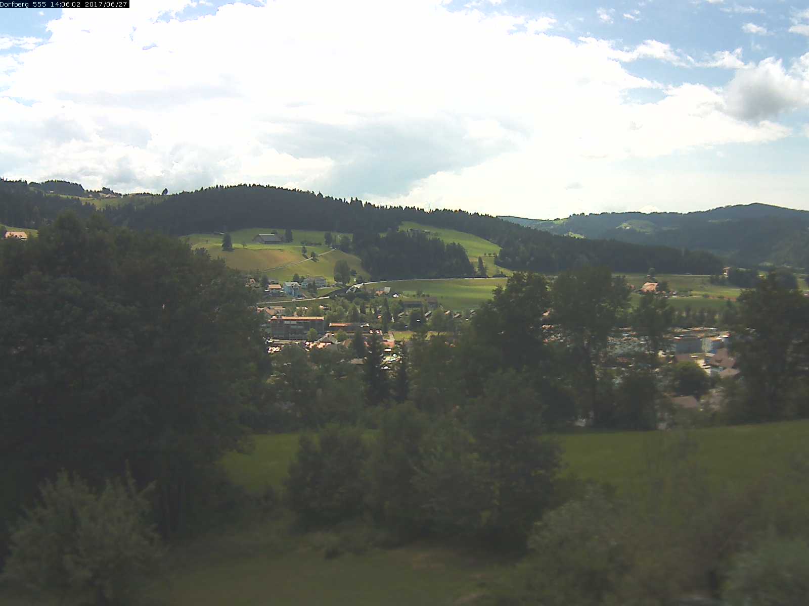Webcam-Bild: Aussicht vom Dorfberg in Langnau 20170627-140602