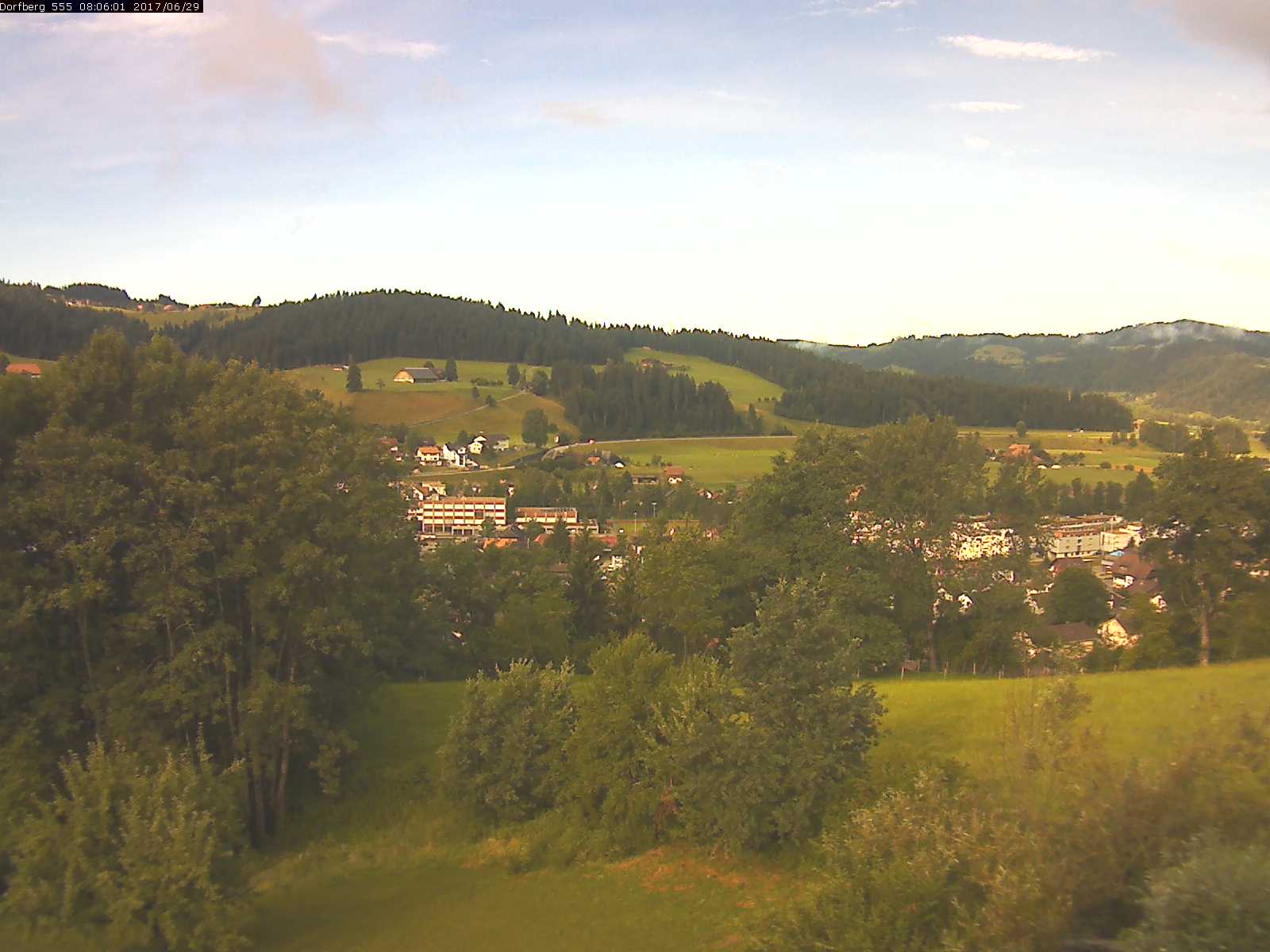 Webcam-Bild: Aussicht vom Dorfberg in Langnau 20170629-080601
