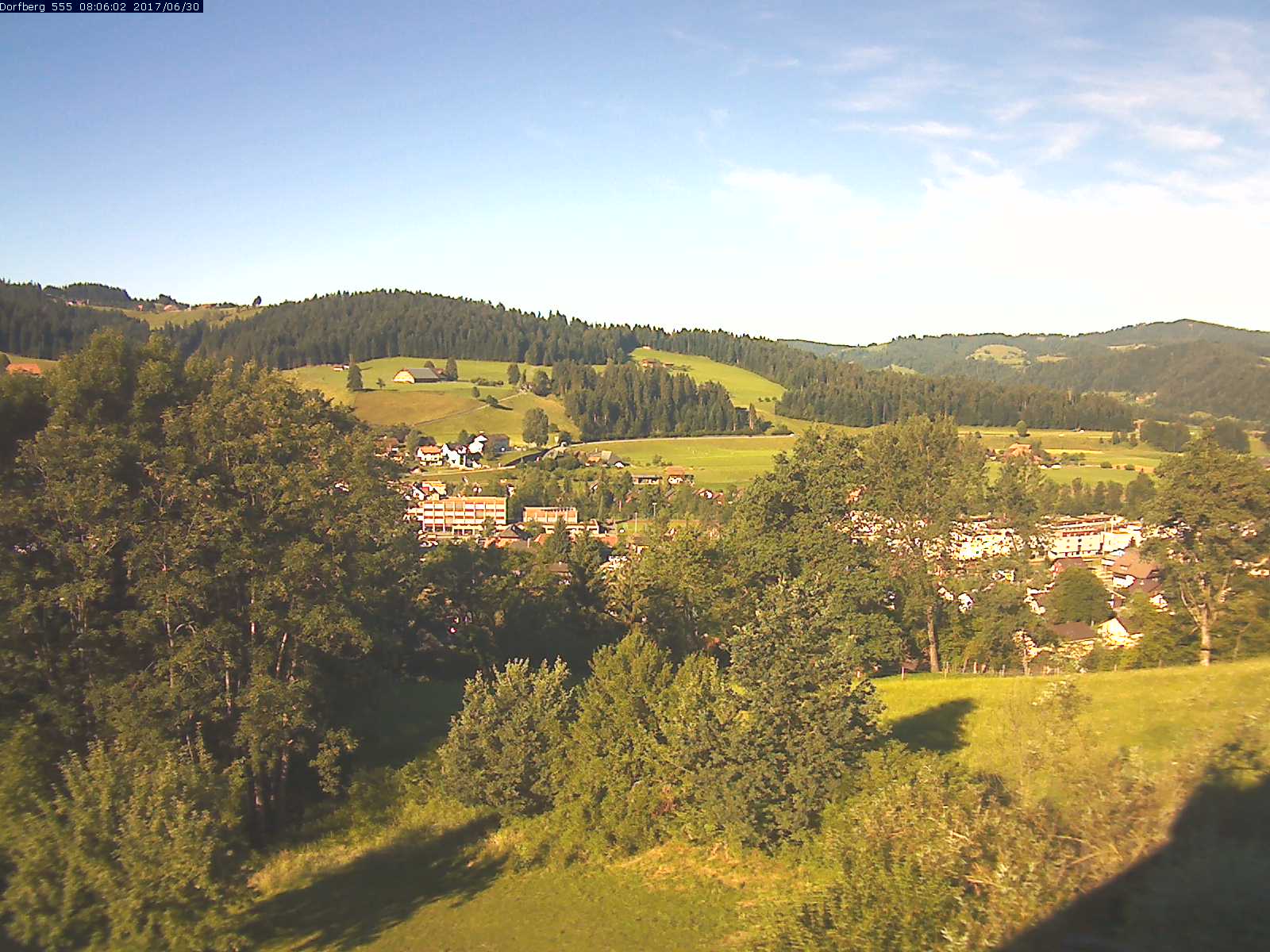 Webcam-Bild: Aussicht vom Dorfberg in Langnau 20170630-080601