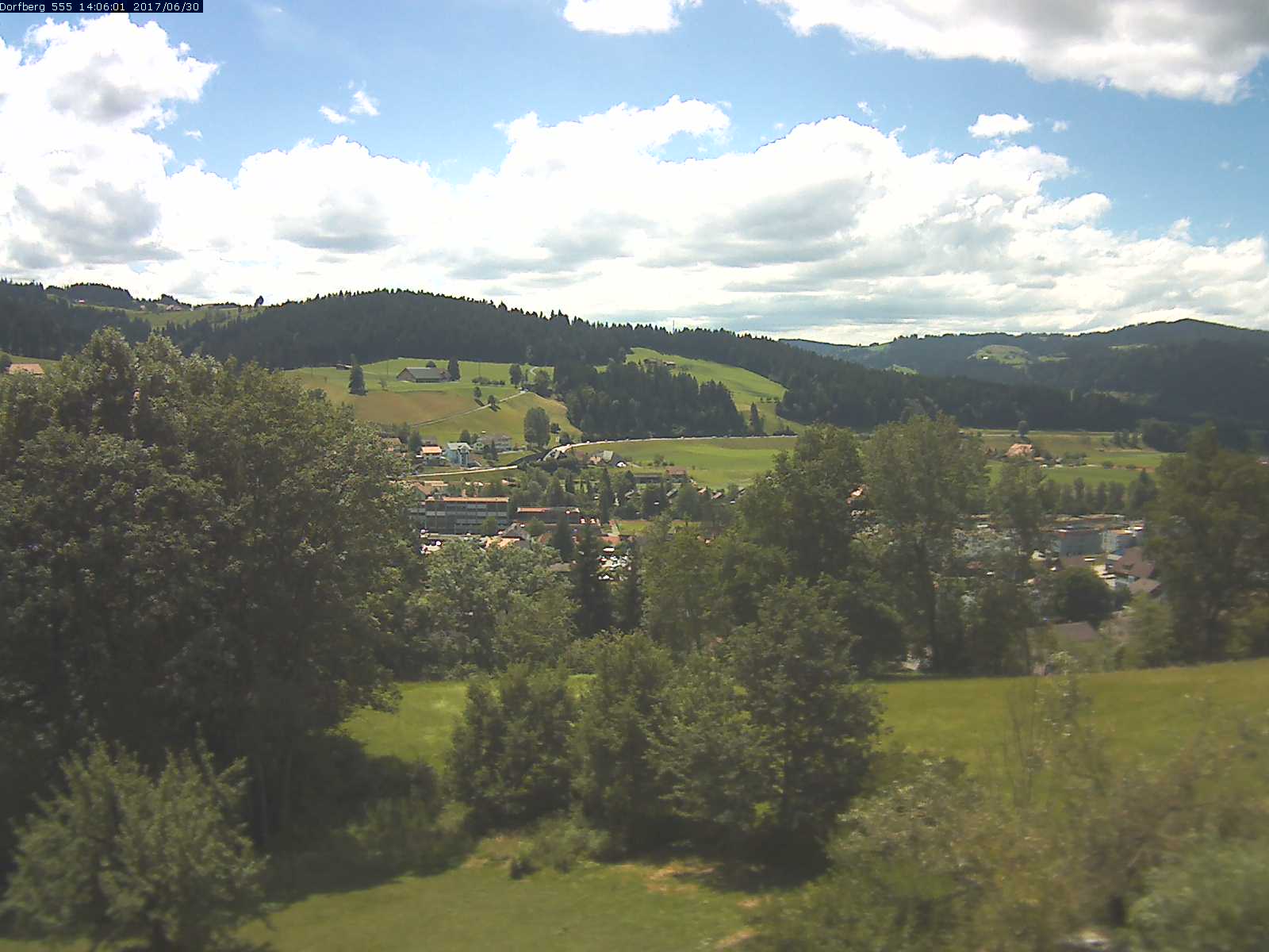 Webcam-Bild: Aussicht vom Dorfberg in Langnau 20170630-140601