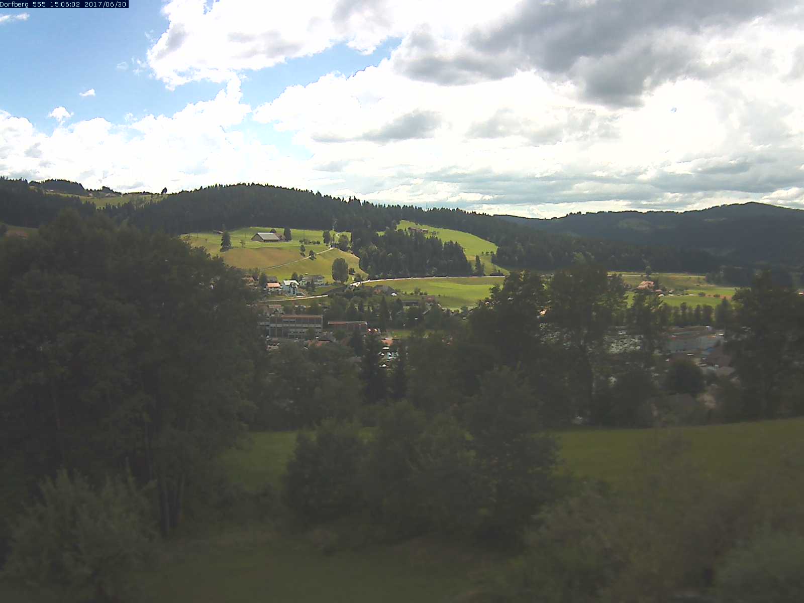 Webcam-Bild: Aussicht vom Dorfberg in Langnau 20170630-150601