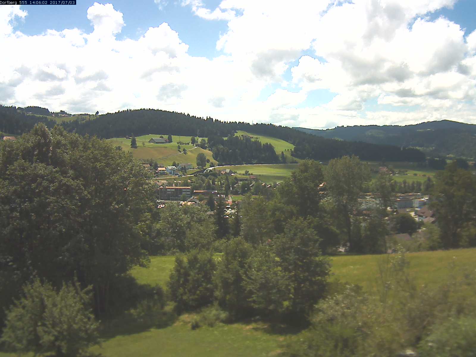 Webcam-Bild: Aussicht vom Dorfberg in Langnau 20170703-140601
