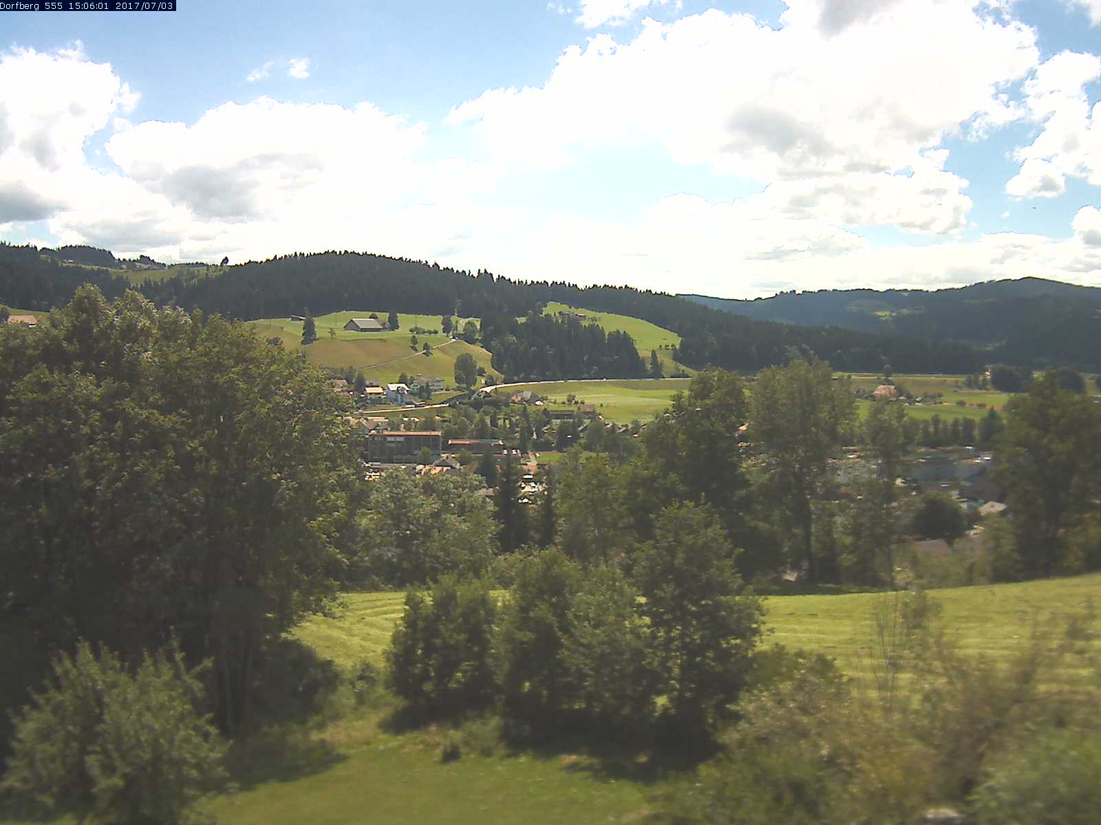 Webcam-Bild: Aussicht vom Dorfberg in Langnau 20170703-150601