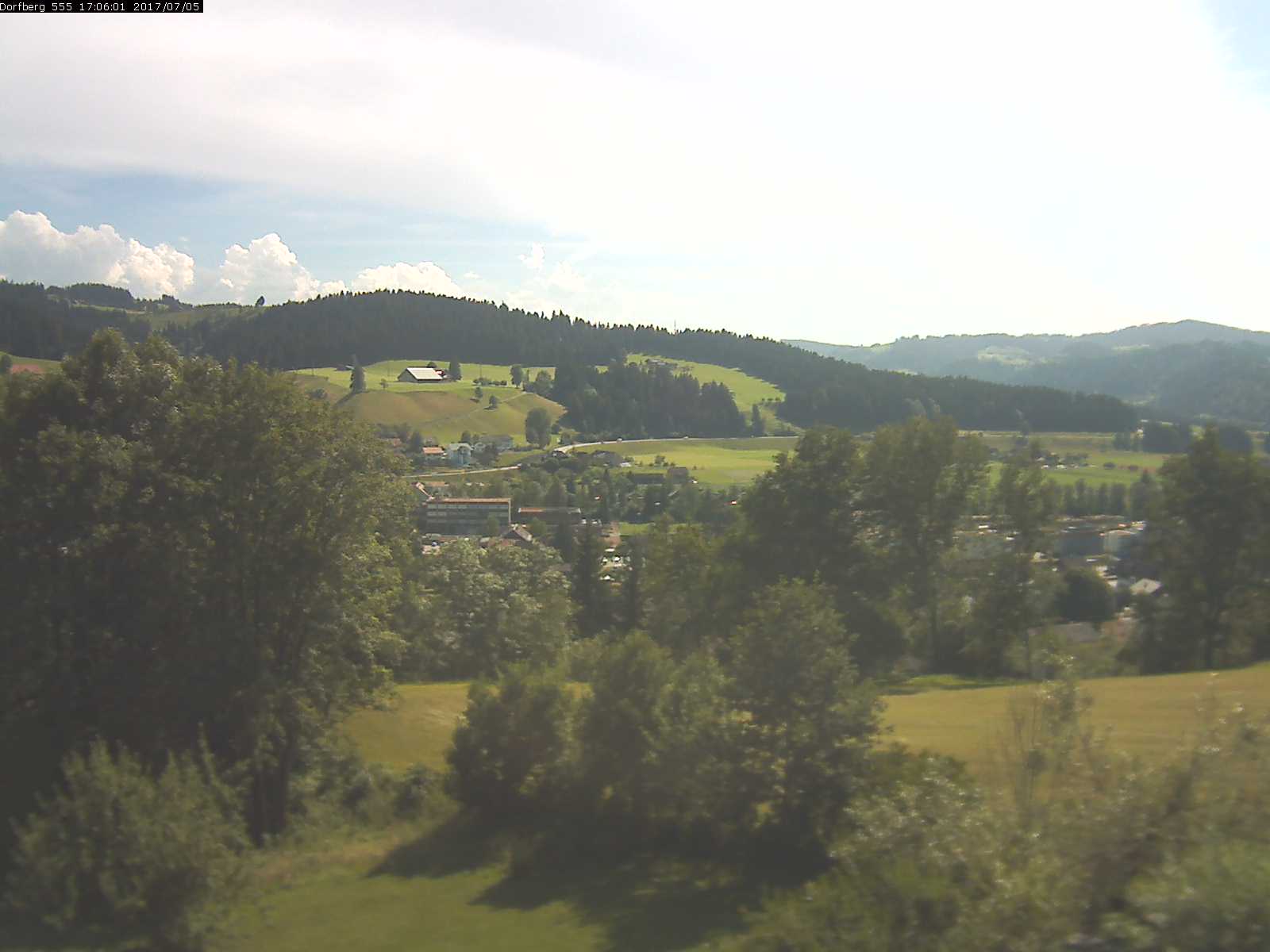 Webcam-Bild: Aussicht vom Dorfberg in Langnau 20170705-170601