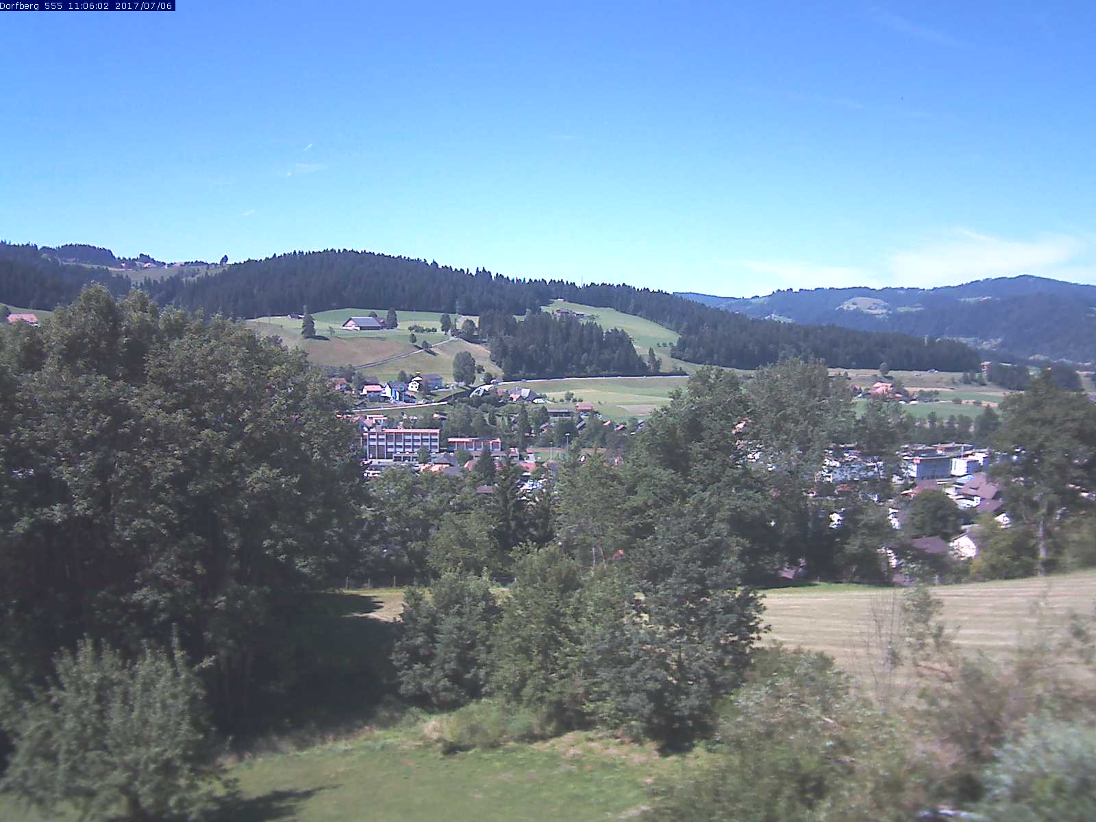 Webcam-Bild: Aussicht vom Dorfberg in Langnau 20170706-110601
