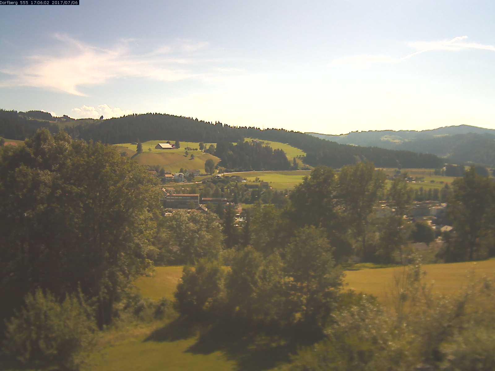 Webcam-Bild: Aussicht vom Dorfberg in Langnau 20170706-170601