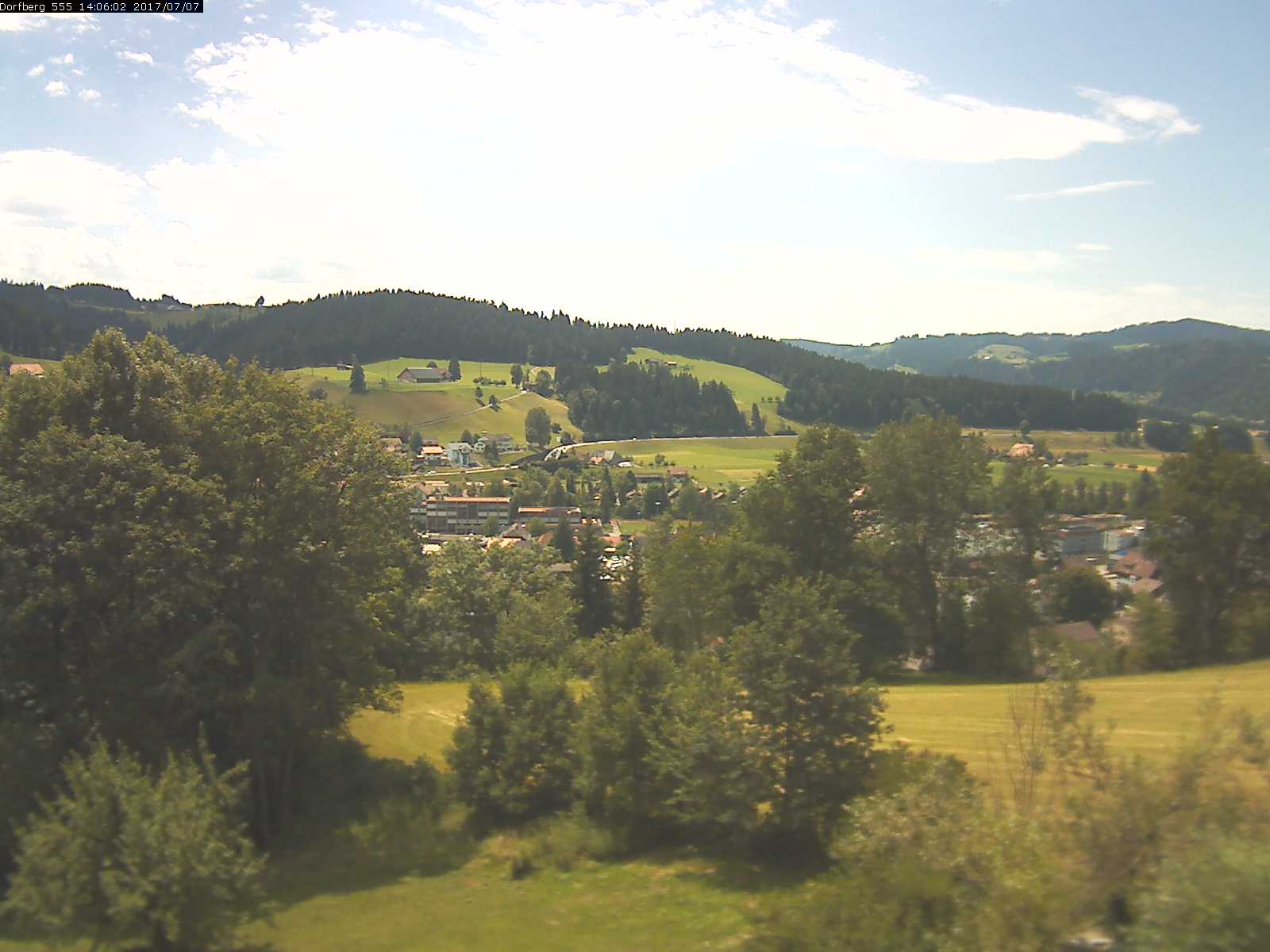 Webcam-Bild: Aussicht vom Dorfberg in Langnau 20170707-140601