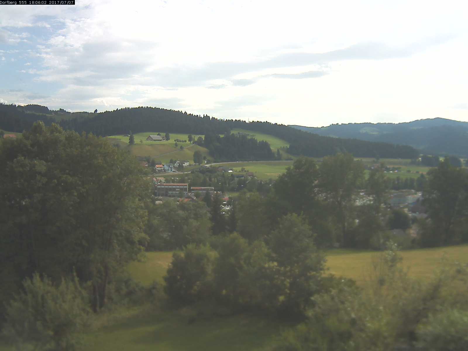 Webcam-Bild: Aussicht vom Dorfberg in Langnau 20170707-180601
