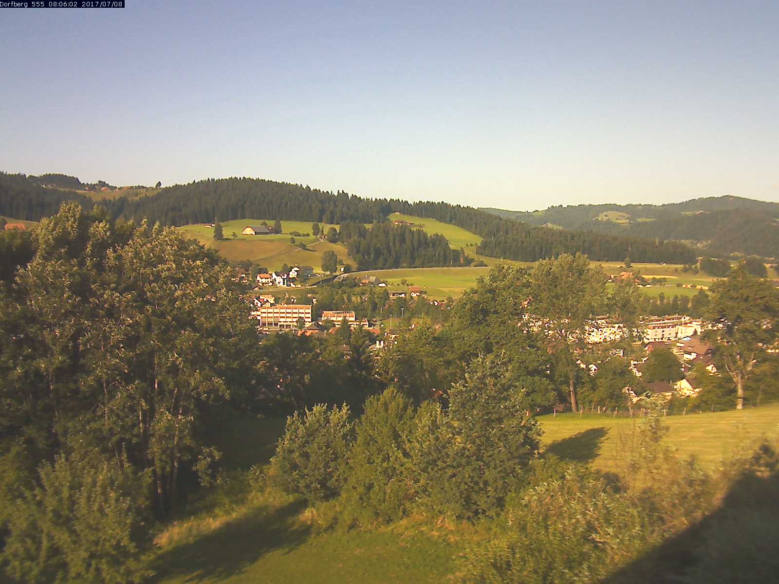 Webcam-Bild: Aussicht vom Dorfberg in Langnau 20170708-080601